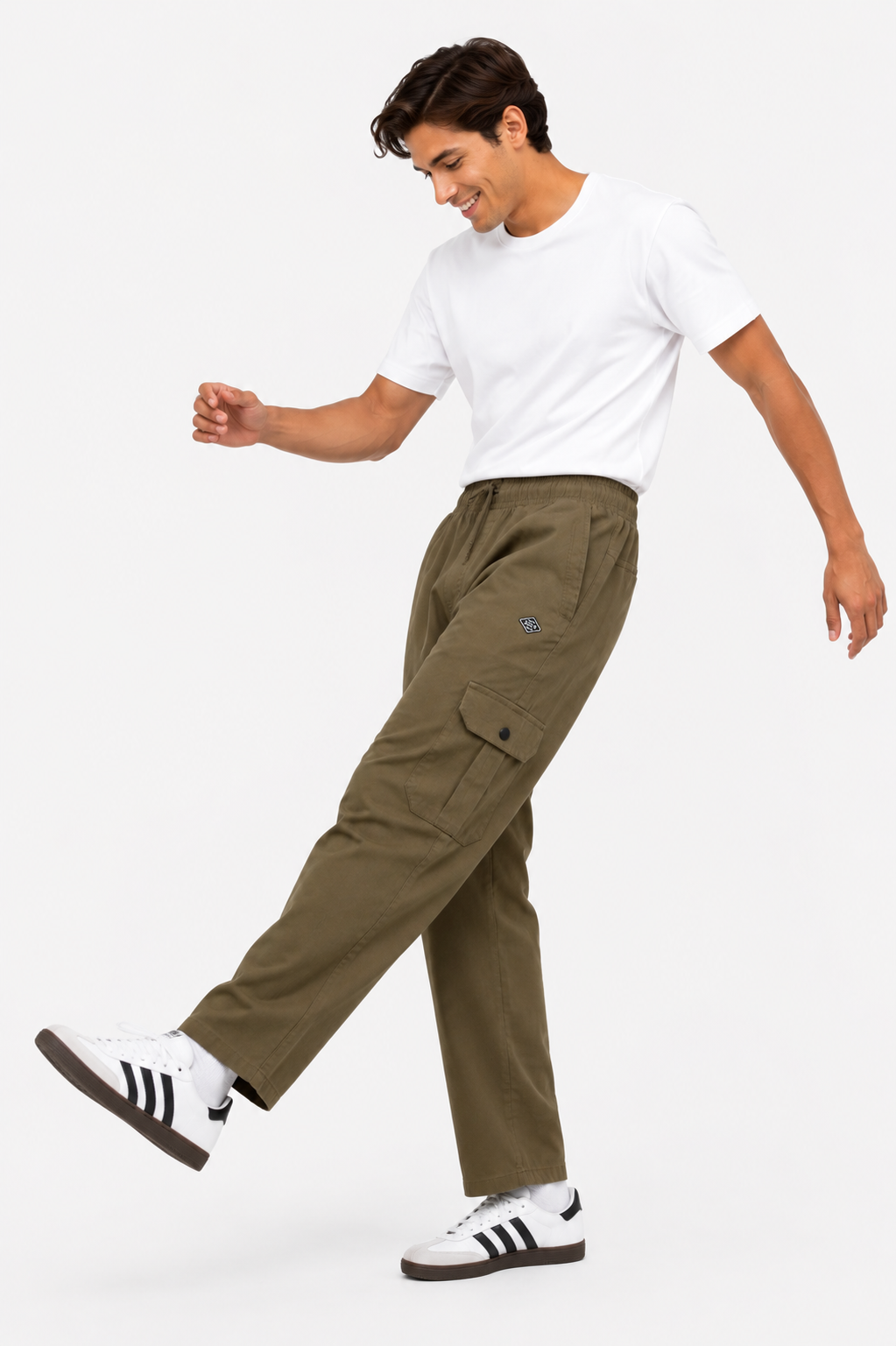 Men’s Relaxed-Fit Linen Cargo Pants-Olive Brown